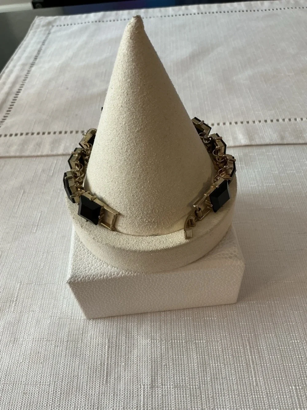 Black Agate Bow Vintage Gold Tone Bracelet